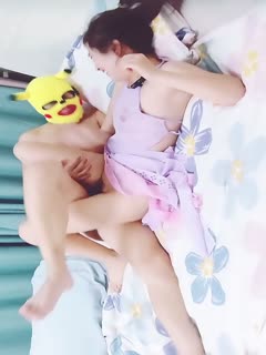 丝袜高跟露脸肚兜小少妇【2】被大哥爆草三小时，全程露脸69舔鸡巴玩逼，多体位蹂躏爆草，浪叫呻吟不止，表情好骚