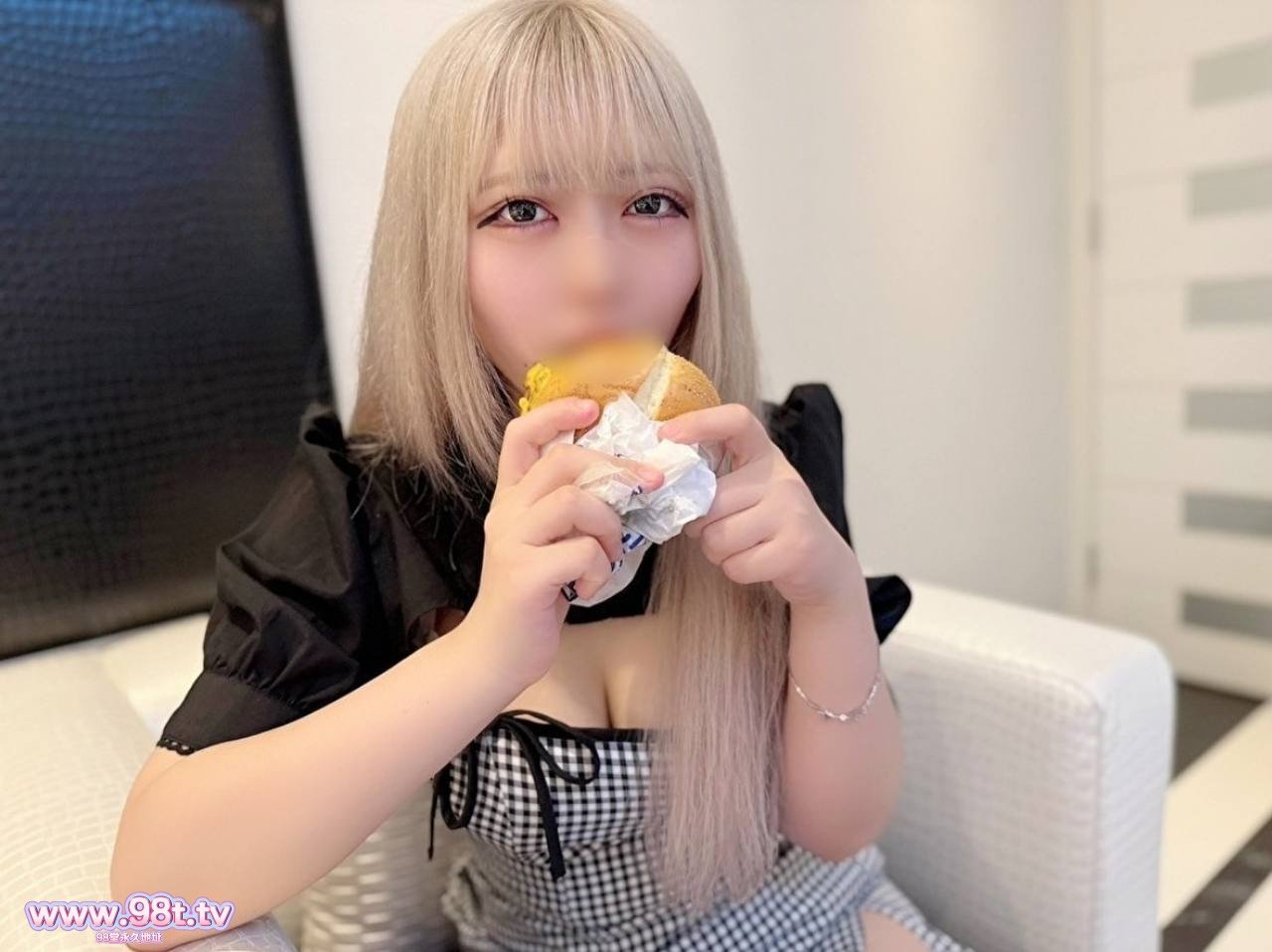 FC2PPV-4745950- 【天然Hカップ】最高すぎるBODYなコンカフェ嬢！感度抜群の美爆乳ボディ